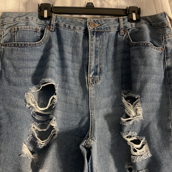 Forever 21, + Size Distressed Jeans 16 Blue - Picture 4 of 9